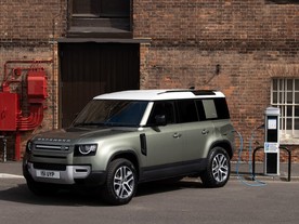 Land Rover Defender 110 P400e PHEV AWD 