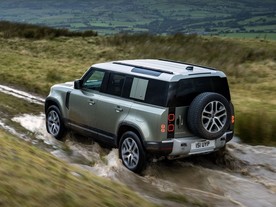 Land Rover Defender 110 P400e PHEV AWD 