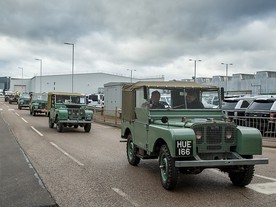 Solihull - rozloučení s posledním vozem Land Rover Defender