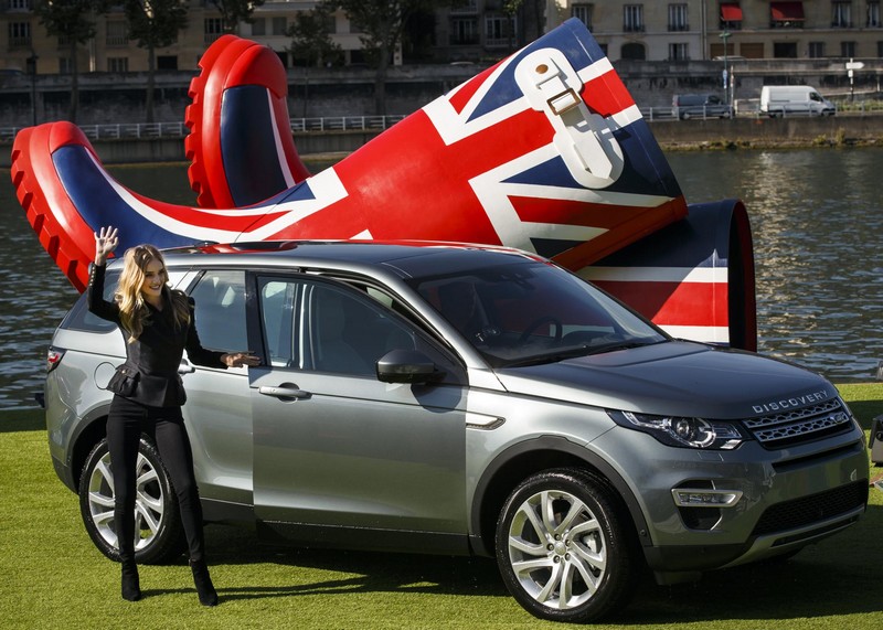 Land Rover Discovery Sport se představil na Seině