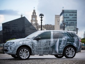 Land Rover Discovery Sport v maskování