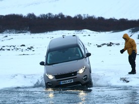 Land Rover Discovery Sport na Islandu