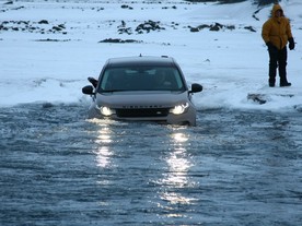 Land Rover Discovery Sport na Islandu
