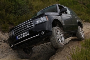 Range Rover nemá v terénu konkurenci