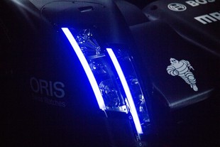 autoweek.cz - Zkřížené laserové meče