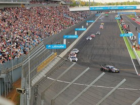 EuroSpeedway - Lausitzring: plné tribuny při letošním DTM