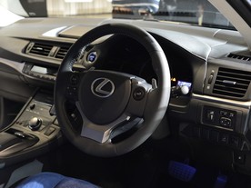 Lexus CT 200h