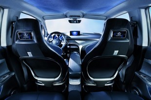 Lexus LF-Ch IV.JPG