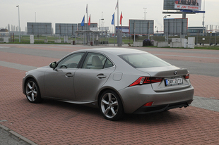 Lexus IS 300h Premium