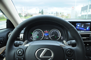 Lexus IS 300h Premium