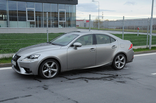 Lexus IS 300h Premium