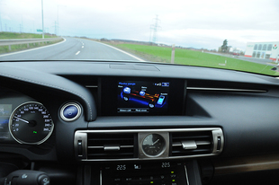 Lexus IS 300h Premium