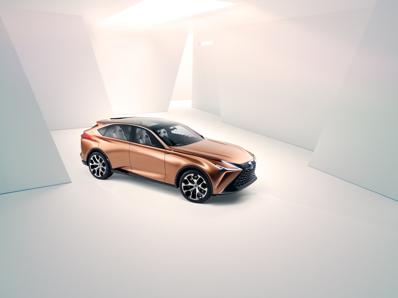 Lexus LF-1 Limitless otevírá okno do budoucnosti