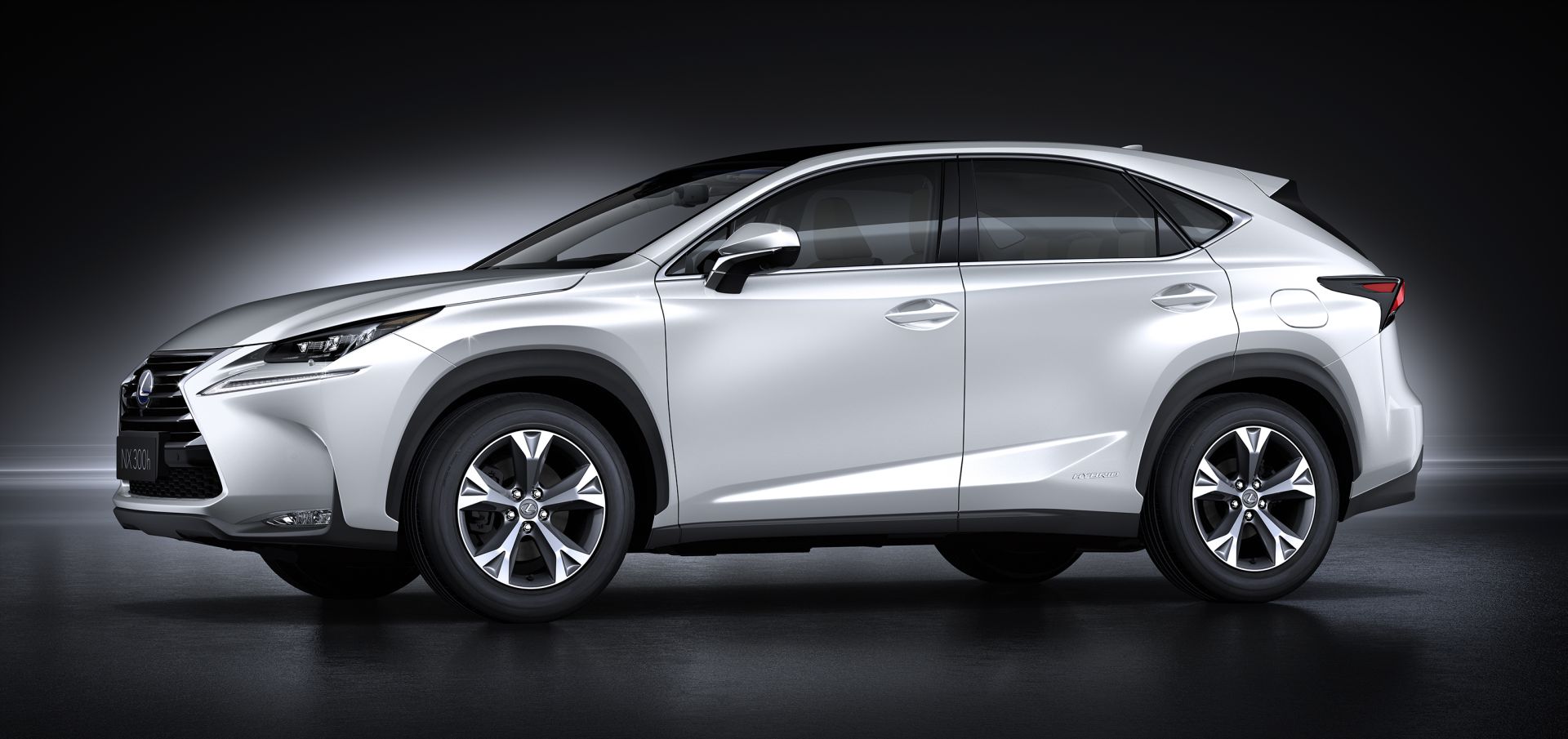 Nový Lexus NX v dravém designu