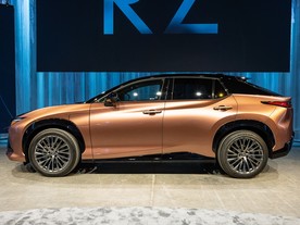 Lexus RZ 450e 