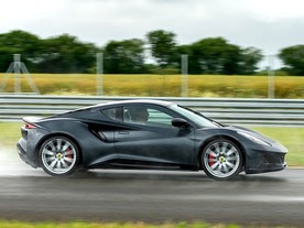 Lotus Emira - test Jenson Button