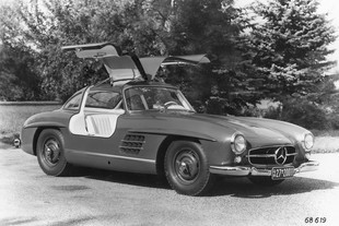 Legendární Mercedes-Benz 300SL přezdívaný Gullwing