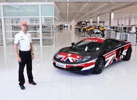 Jenson Button a McLaren MP4-12C