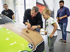 K vidění byla i modelářská dílna, v níž modeláři ukázali techniku práce s modelářskou hlínou