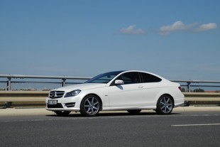 autoweek.cz - Mercedes-Benz C 250 CDI BlueEFFICIENCY kupé – noblesní 1. edice