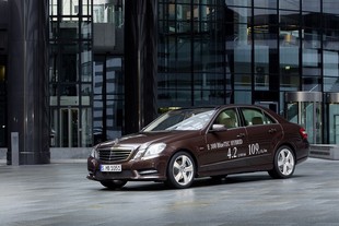 Mercedes-Benz E 300 HYBRID