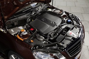 Mercedes-Benz E 300 HYBRID