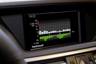 Mercedes-Benz E 300 HYBRID