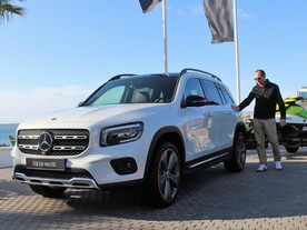 Mercedes-Benz GLB 250 4Matic a šéfdesignér exteriéru Robert Lesnik