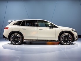 Mercedes EQS SUV