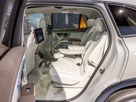 Mercedes EQS SUV