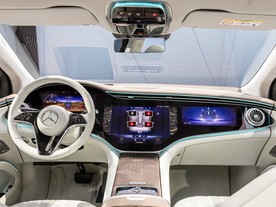 Mercedes EQS SUV