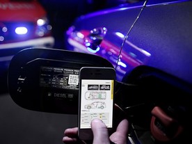 Kód QR ve vozech Mercedes-Benz a smart 
