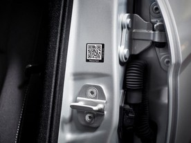 Kód QR ve vozech Mercedes-Benz a smart 
