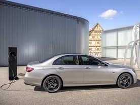 Mercedes-Benz E300 e 4Matic MY2020
