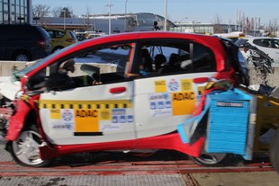 Mitsubishi i-MiEV crash test