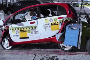 Mitsubishi i-MiEV crash test