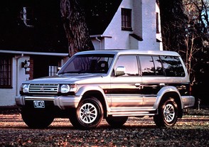 Mitsubishi Pajero 2nd Semi High Roof 1991
