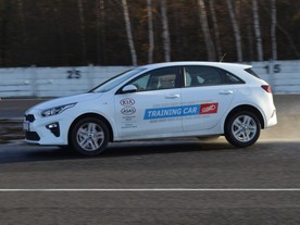 autoweek.cz - Nový kurz FOR LIFE