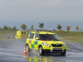 autoweek.cz - Řidiči záchranek znovu v Mostě