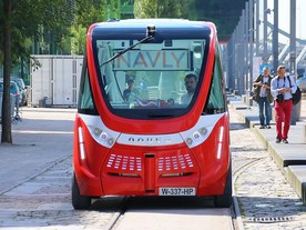 Navya Arma v Lyonu