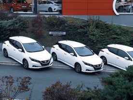 Praha převzala elektromobily Nissan