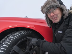 Nokian Tyres Snowproof P a Mika Häkkinen