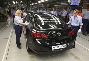 Opel Astra sedan - začátek sériové výroby v Gliwicích