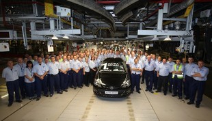 Opel Astra sedan - začátek sériové výroby v Gliwicích 20. srpna 2012