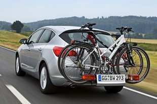 Opel Astra s nosičem FlexFix