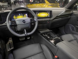 Opel Astra Hybrid