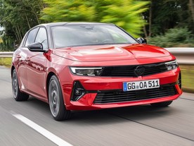 Opel Astra L se spalovacím motorem