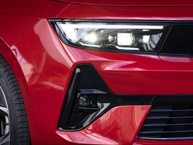 Opel Astra L se spalovacím motorem