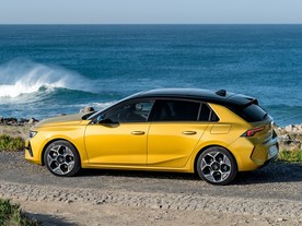 Opel Astra L Hybrid