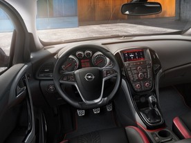 Opel Astra MY14 se systémem IntelliLink 